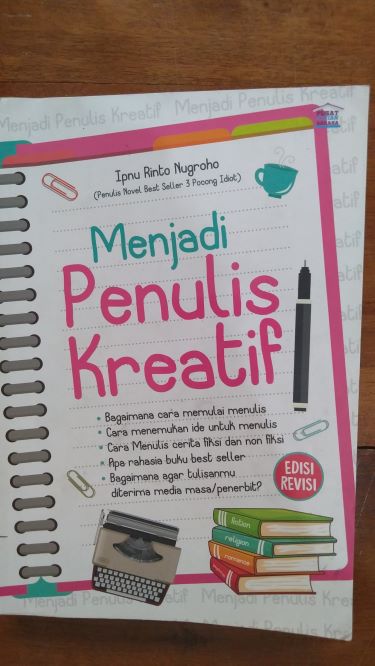 Menjadi Penulis Kreatif