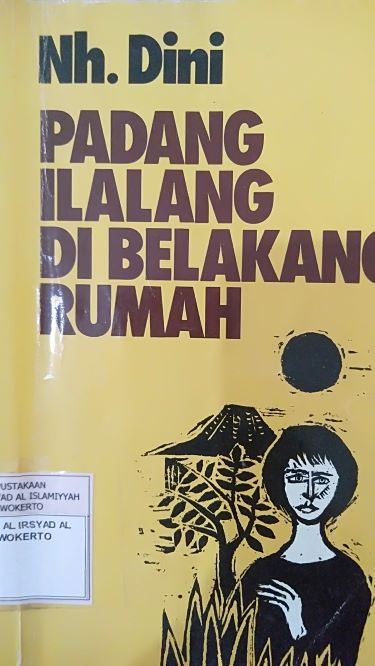 Padang Ilalang Di Belakang Rumah